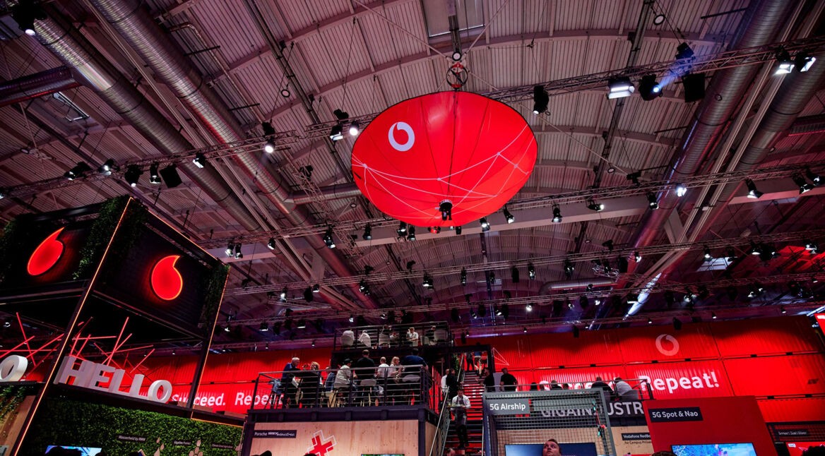 Fliegender 5G-Computer in der Luft Header