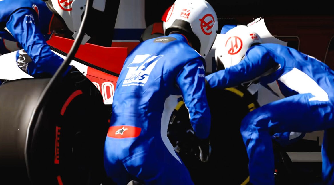 Ein F1-Auto befindet sich im Boxenstopp in F1 22