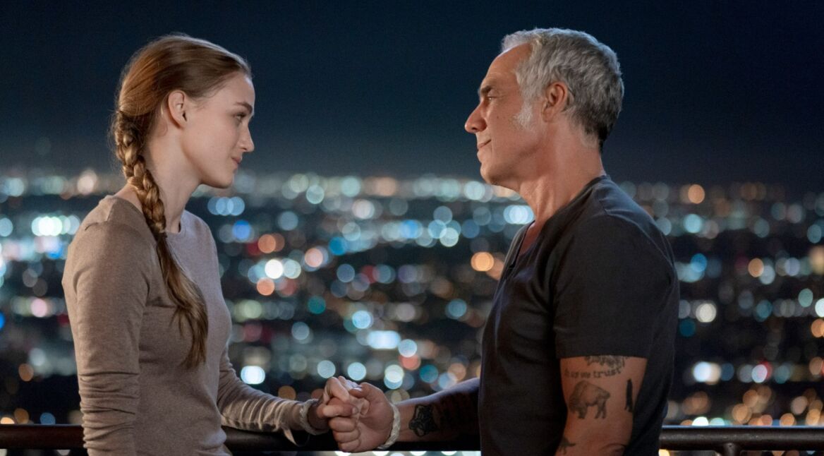 Vater und Tochter vor Nachthimmel