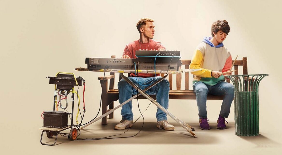 Ed Skrein und Leo Long in I Used To Be Famous