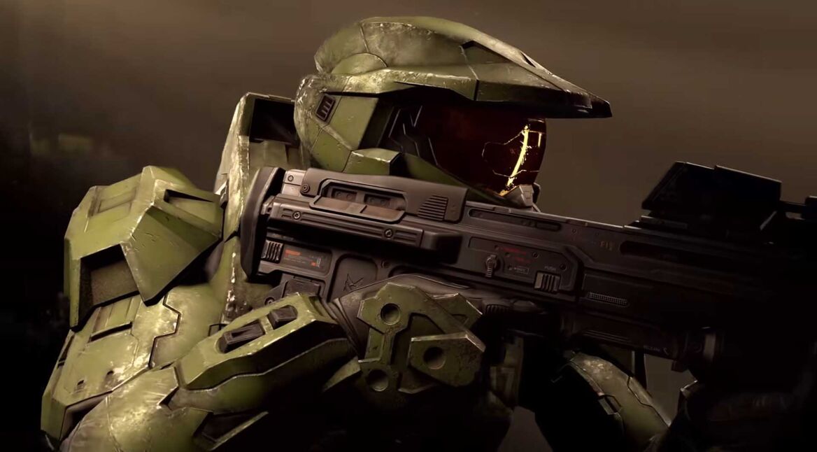 Master Chief zielt mit einer Waffe in Halo