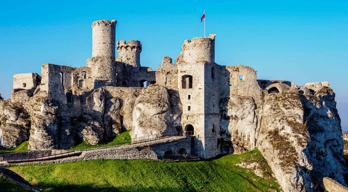 Einer der Drehorte von The Witcher: Die Burg Ogrodzieniec