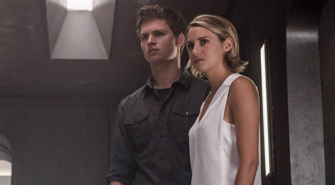 Ein junger Mann und eine junge Frau.