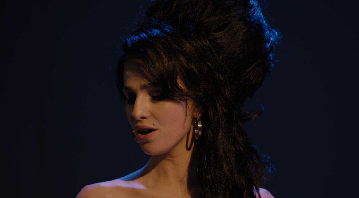 Marisa Abela als Amy Winehouse in "Back to Black".