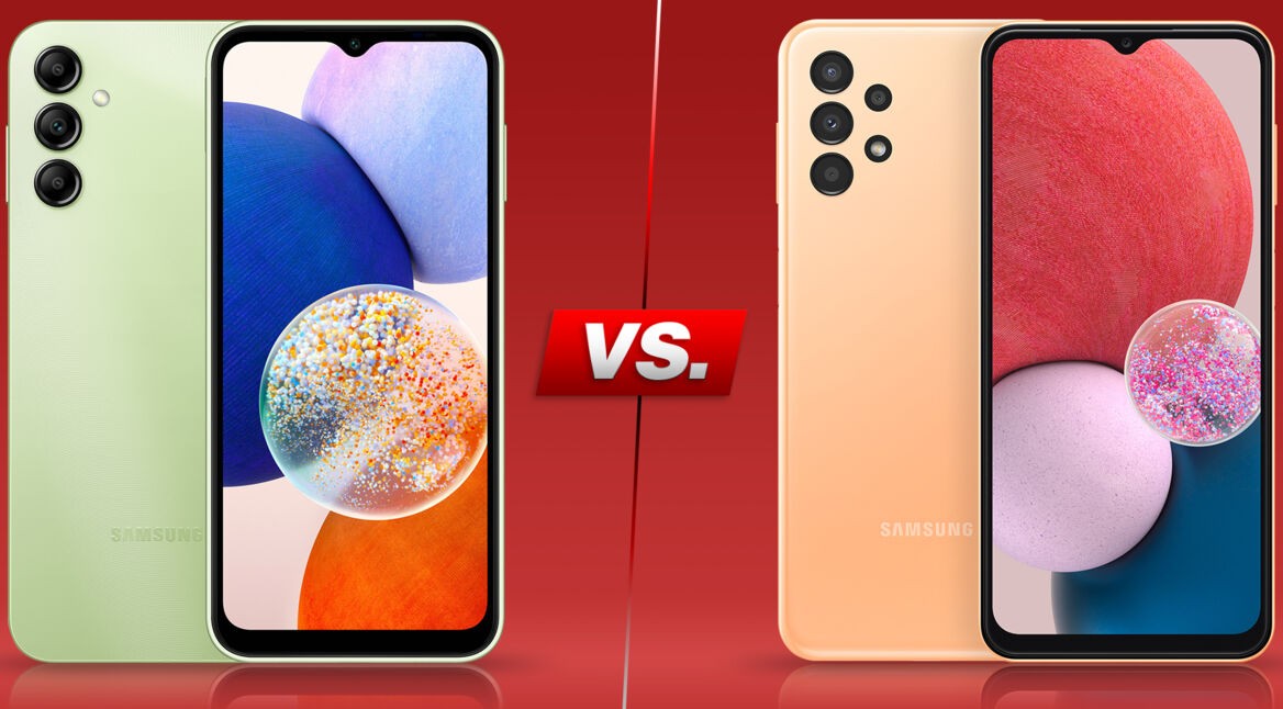 Galaxy A14 und Galaxy A13 nebeneinander vor rotem Hintergrund
