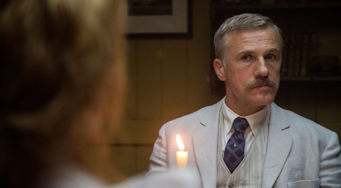 Christoph Waltz mit Anzug beim Abendessen