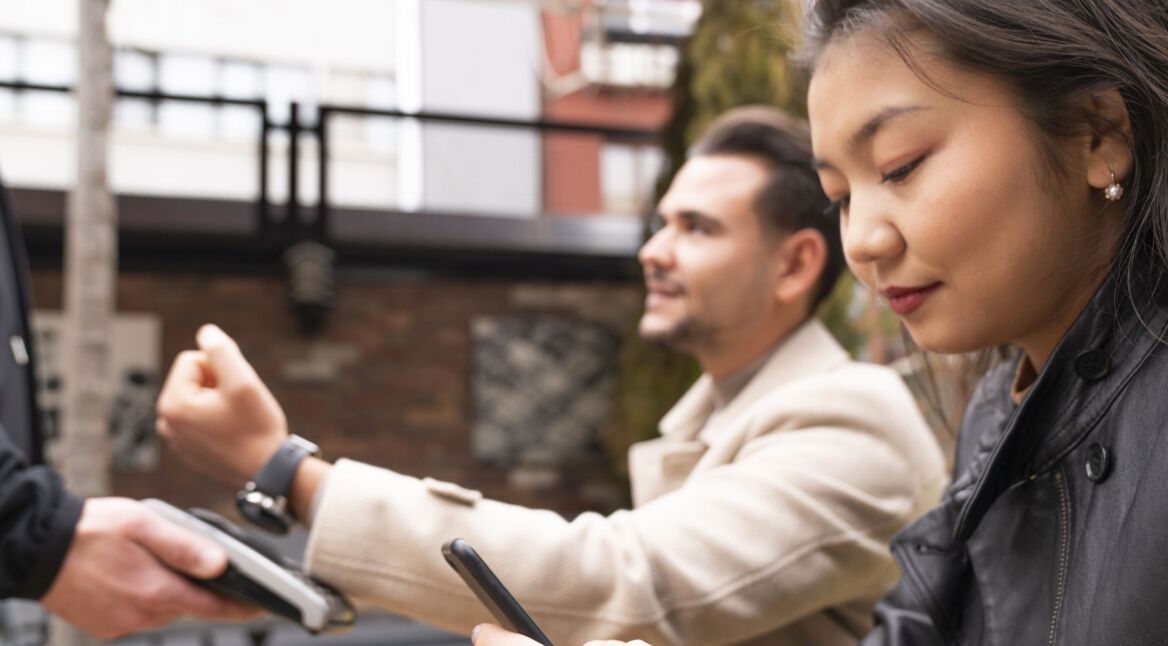 Mit der Smartwatch mobil bezahlen