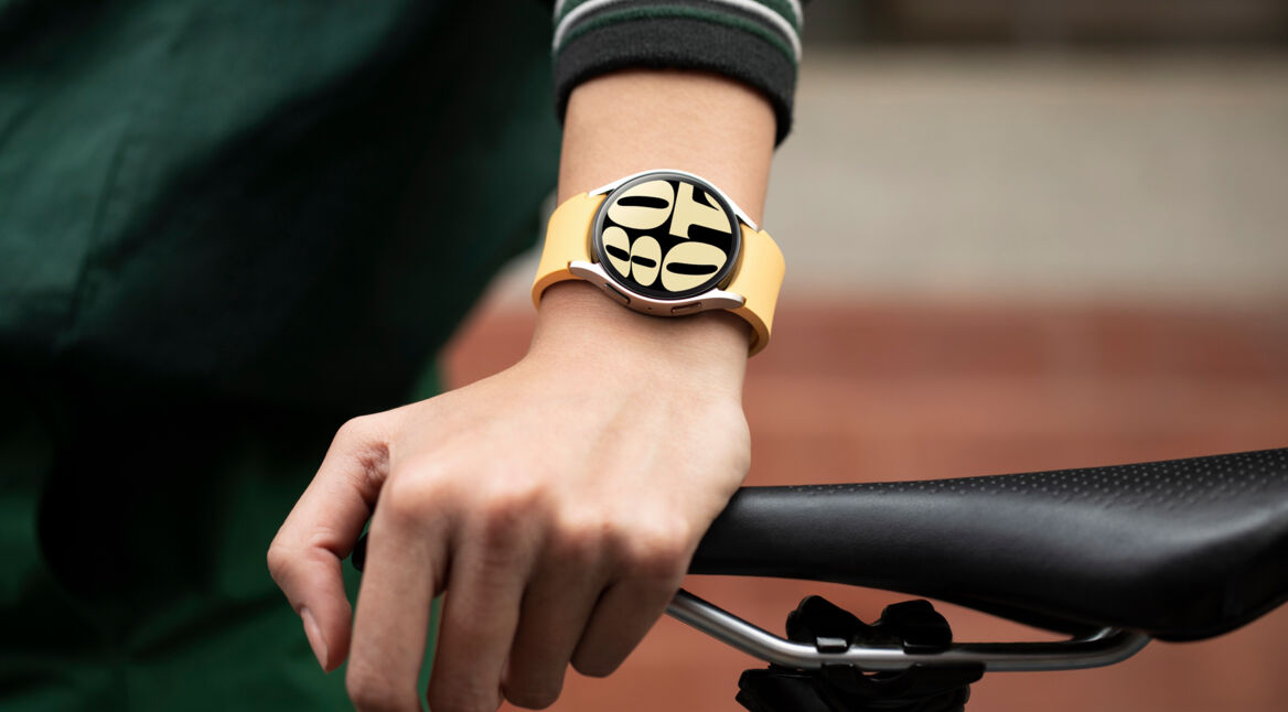 Radfahrer mit der Galaxy Watch6