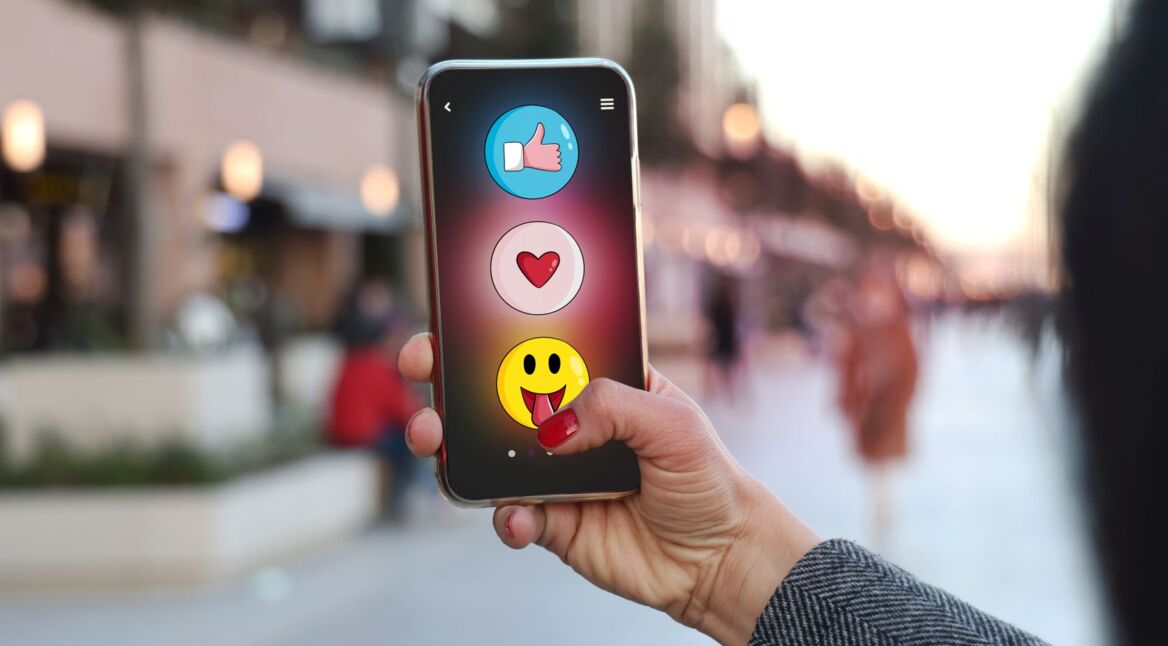 Emoji-Wallpaper auf Handy