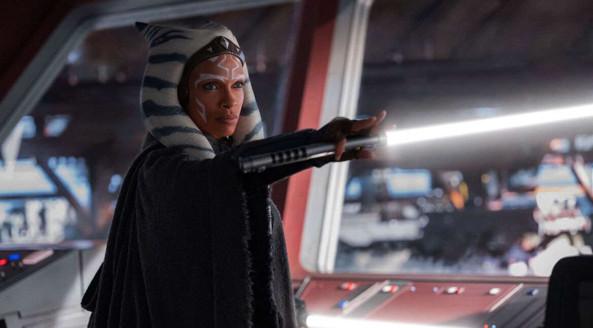 ahsoka mit lichtschwert