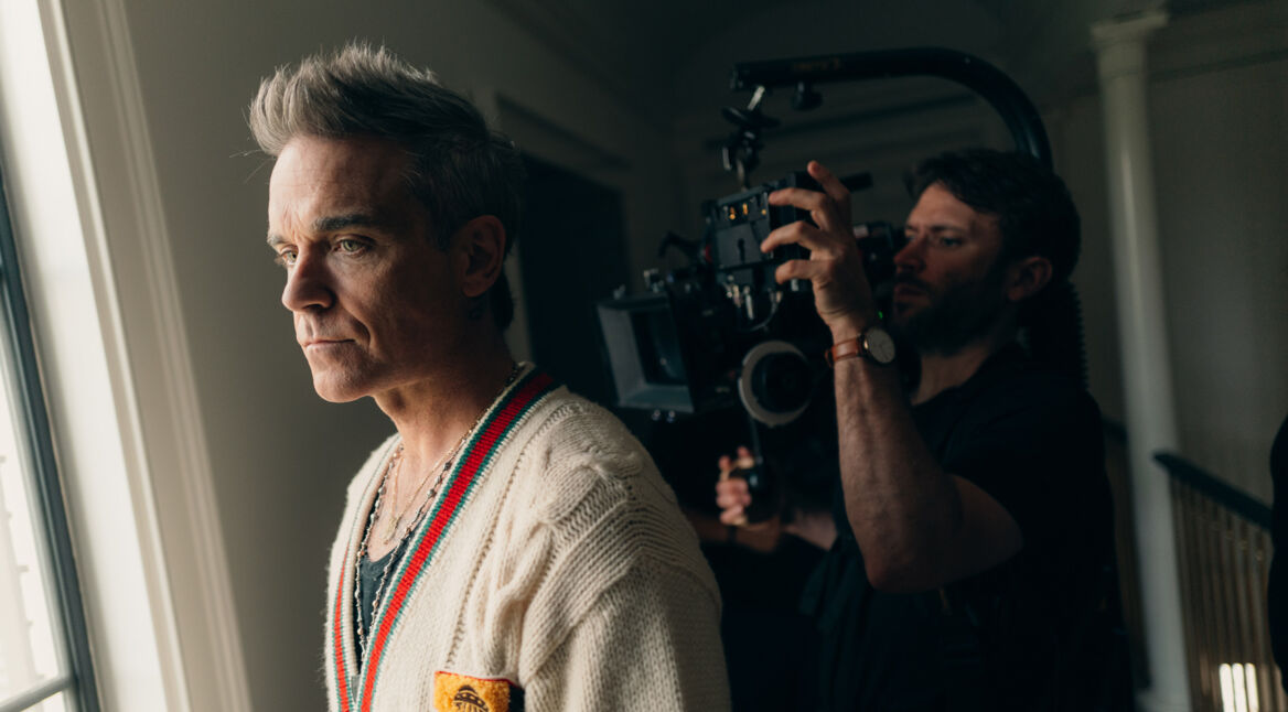 Robbie Williams wird für die Star-Doku Robbie Williams von einem Kamerateam begleitet