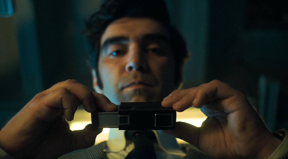 Alec Secăreanu als Victor Godeanu in Spy/Master