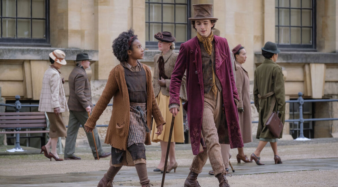 Calah Lane als Noodle und Timothée Chalamet als Willy Wonka