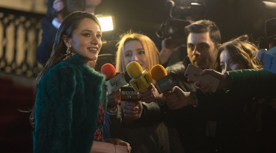 Szene aus der Netflix-Serie "Der Vogel und die Löwin"