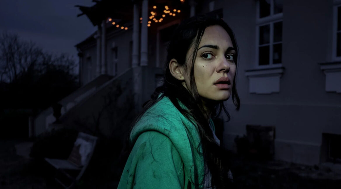 Nilam Farooq in Home Sweet Home