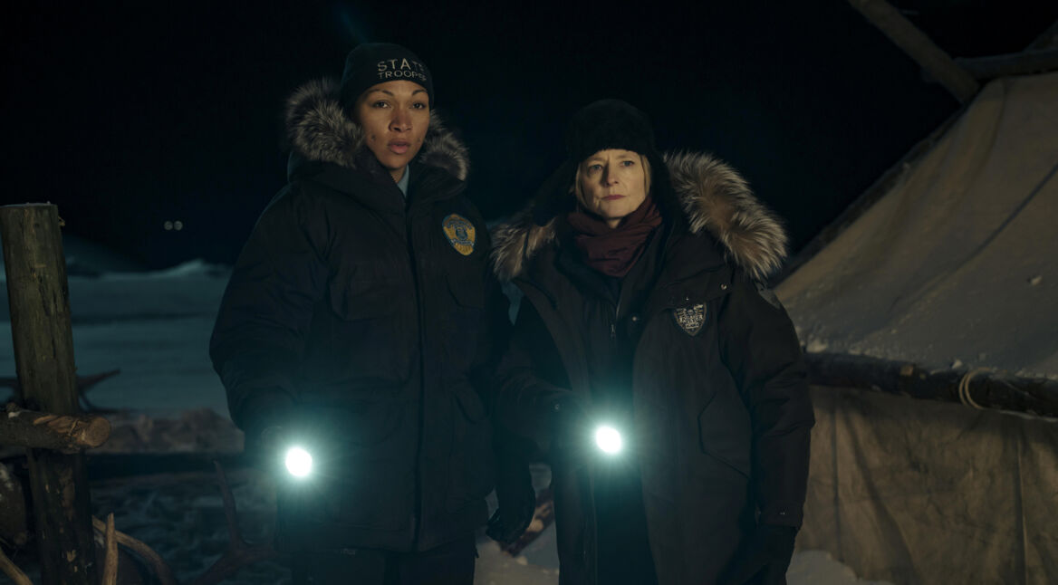 Jodie Forster und Kali Reis als Polizistinnen in True Detective Staffel 4
