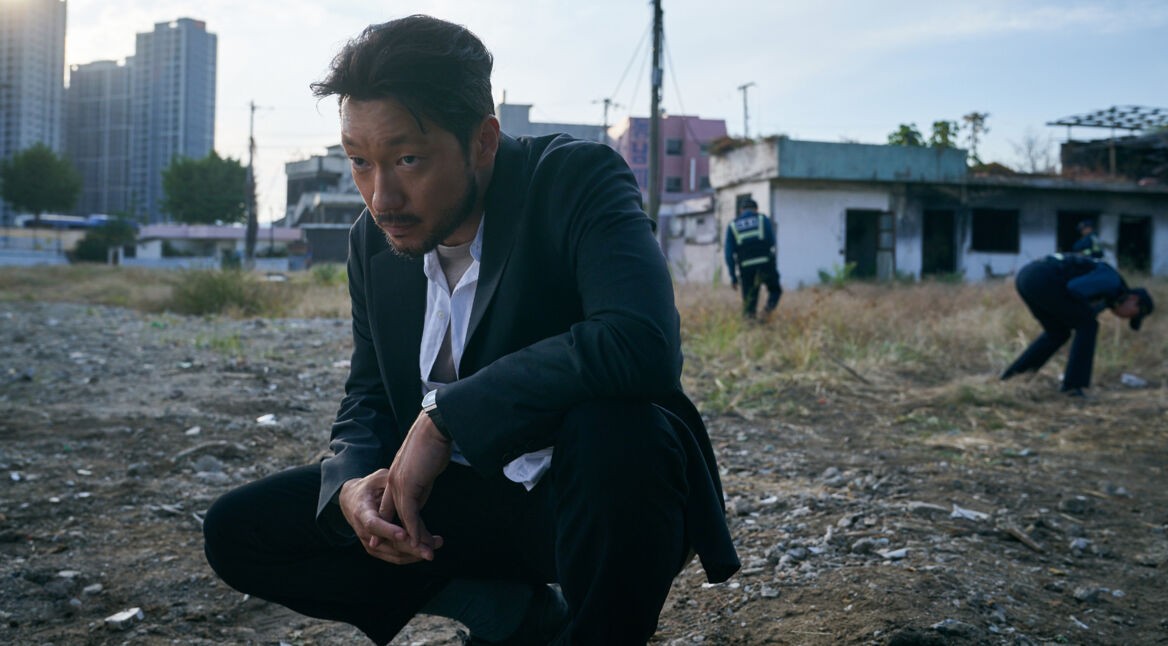 Son Suk-ku in A Killer Paradox