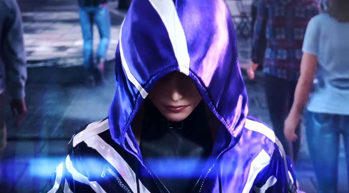 Eine Kämpferin aus Tekken 8 hat eine Kapuze weit ins Gesicht gezogen