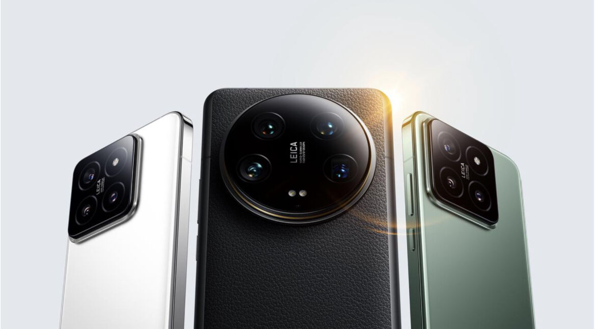 Die Modelle der Xiaomi-14-Serie nebeneinander ausgestellt