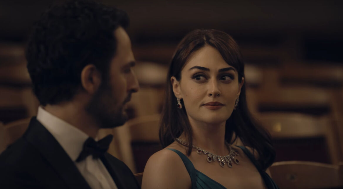 Esra Bilgic und Birkan Sokulla in Die Kunst ein Herz zu stehlen