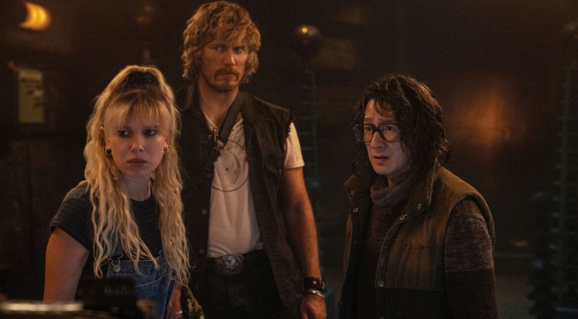 Millie Bobby Brown, Chris Pratt und Ke Huy Quan in "The Electric State"