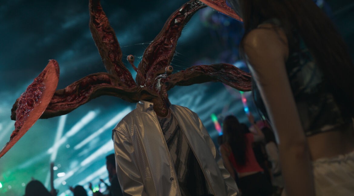 Szenenbild aus Parasyte: The Grey