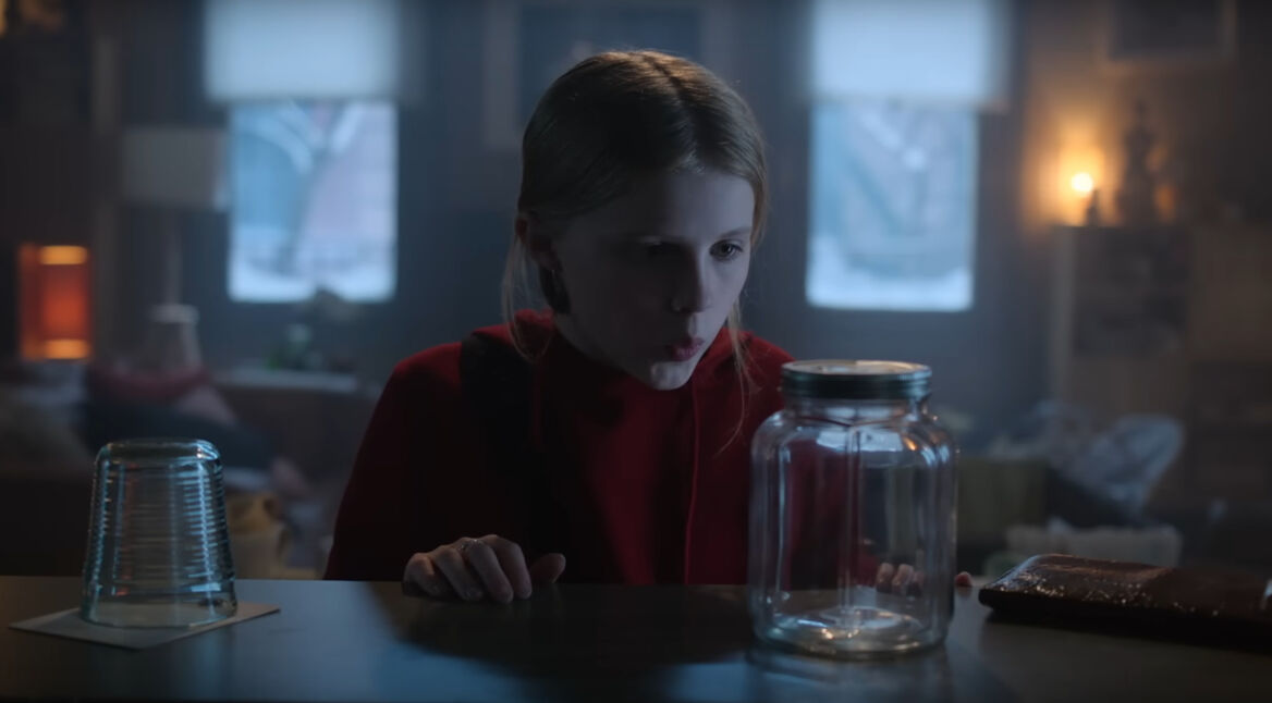 Alyla Browne in Sting