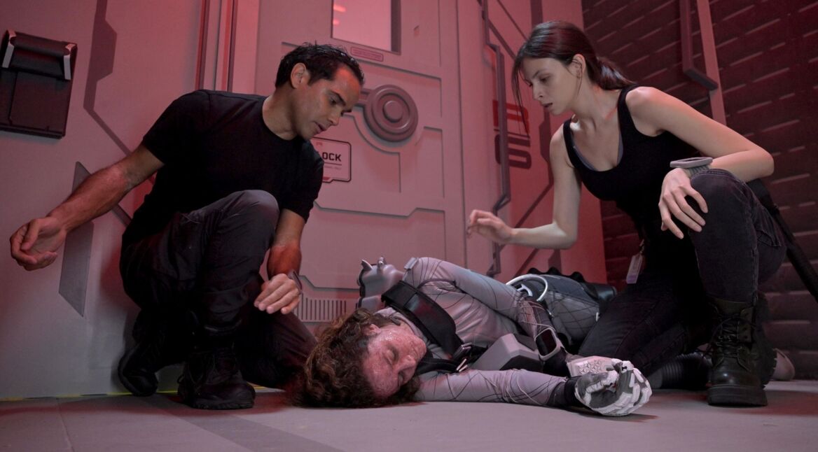 Reece Ritchie, Christie Burke und Tamara Radovanovic in "The Ark".