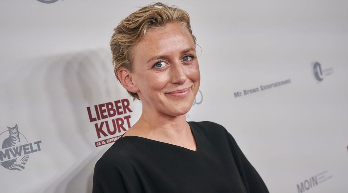 "Vorübergehend glücklich"-Star Franziska Machens bei der Premiere von "Lieber Kurt"