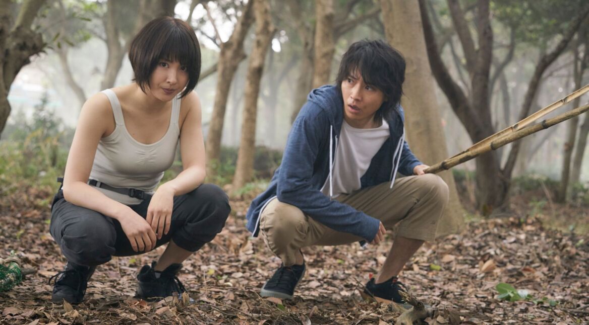 Tao Tsuchiya, Kento Yamazaki in einer Szene von Netflix' "Alice in Borderland"