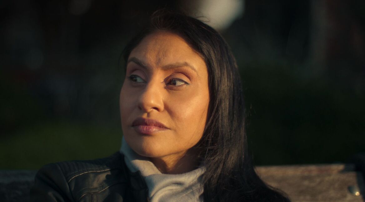 Porträt von Kirat, der Protagonistin in "Sweet Bobby"