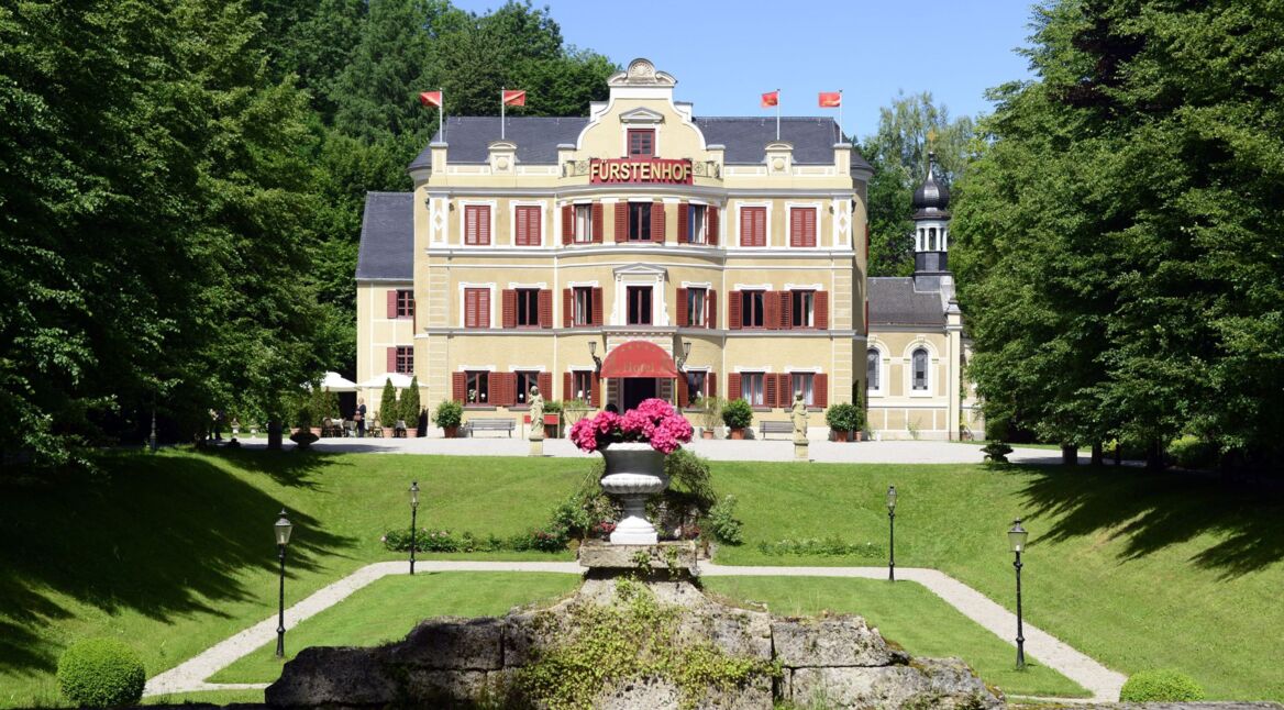 Der Fürstenhof, ein fiktives Luxushotel in Oberbayern in "Sturm der Liebe".