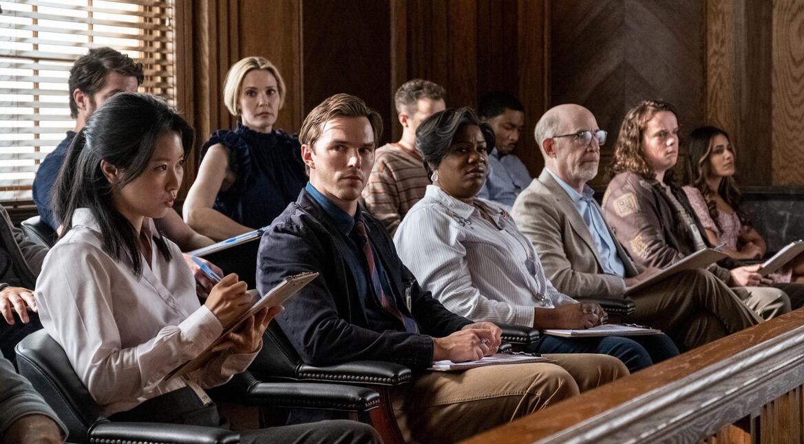 Gerichtsbild als Produktionsstandbild aus Juror #2