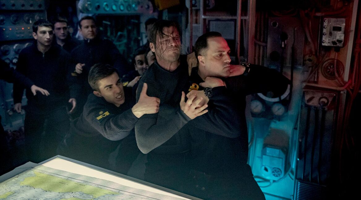 Produktionsstandbild der Crew aus Yakamoz S-245