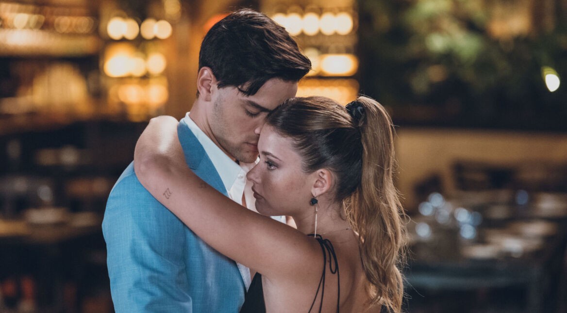 Nicole Wallace und Gabriel Guevara in "Culpa Tuya – Deine Schuld"