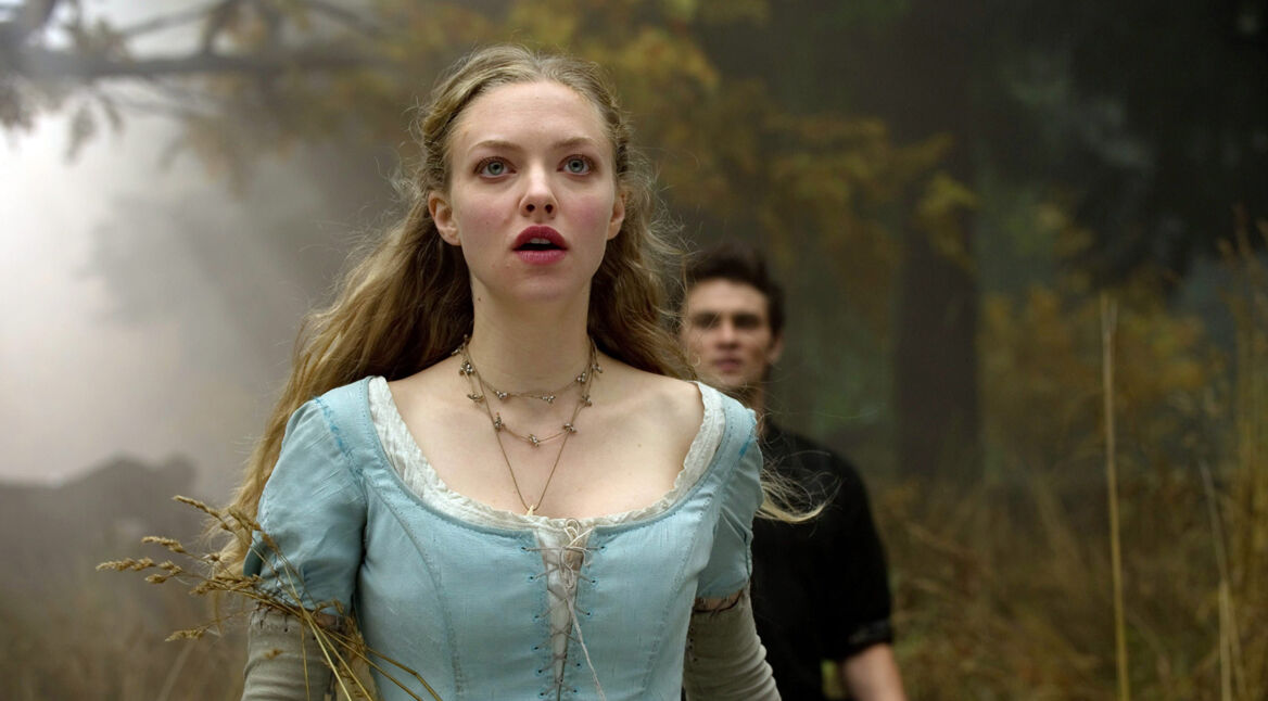 Amanda Seyfried und Shiloh Fernandez in einer Szene aus dem Film RED RIDING HOOD