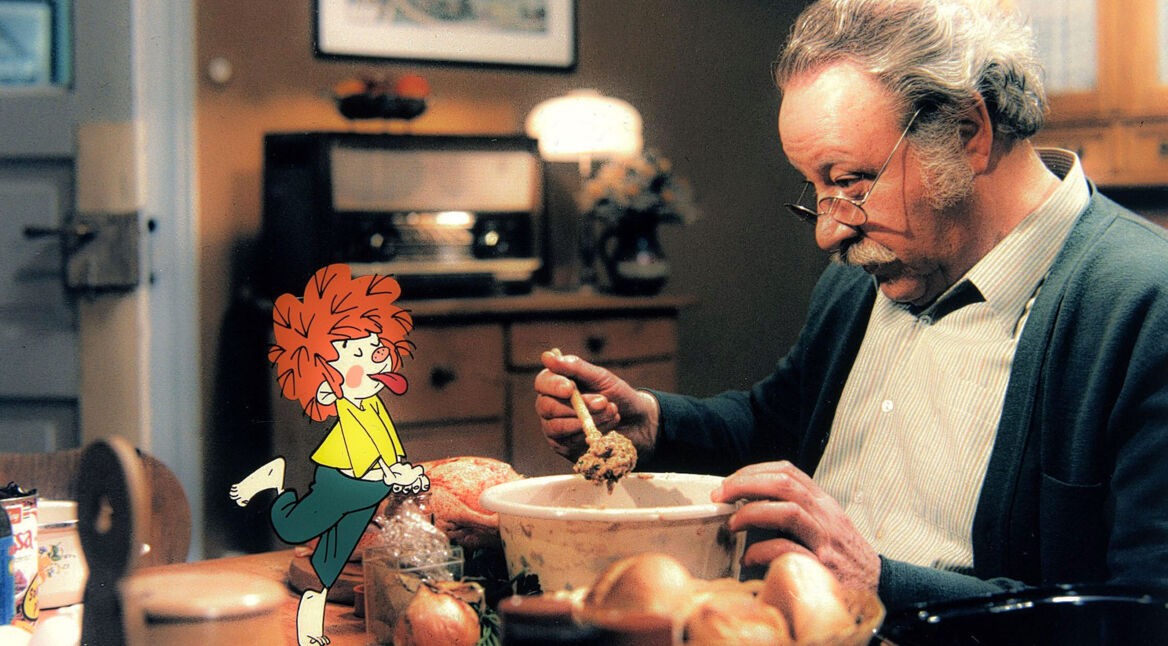 Meister Eder und Pumuckl am Frühstückstisch