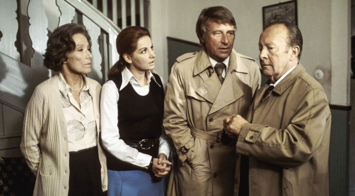 Brigitte Horney, Johanna von Koczian, Günther Schramm, Erik Ode in einer Szene von "Der Kommissar"
