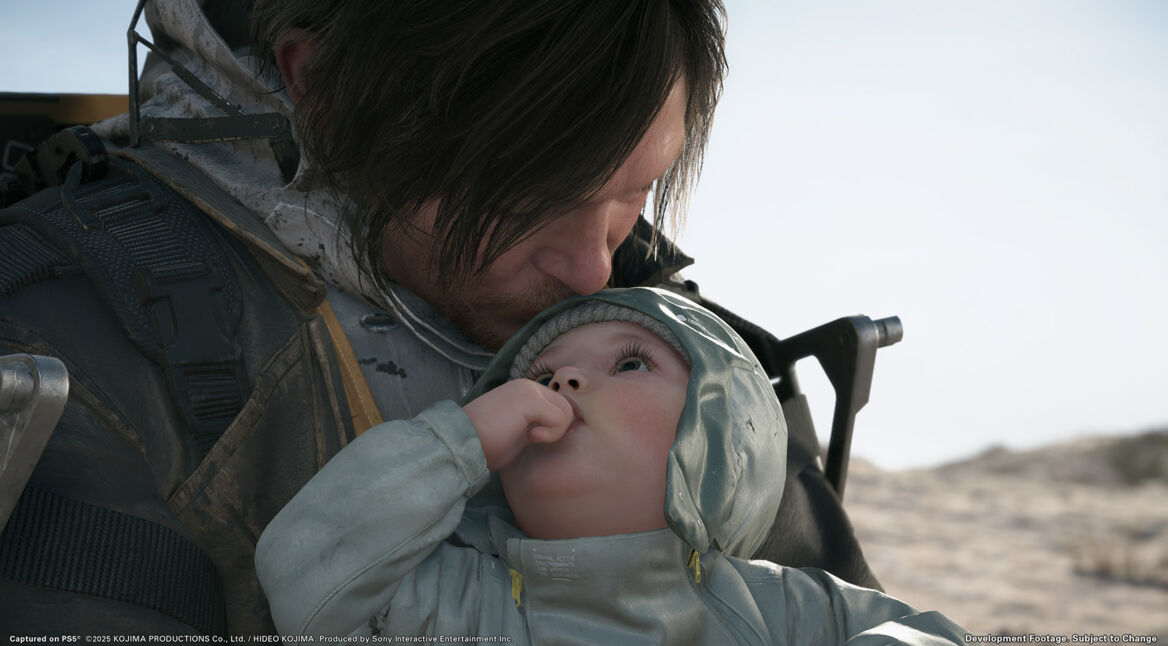 Auf dem Bild aus Death Stranding 2 ist Sam Porter Bridges, gespielt von Norman Reedus, in einer intimen Szene mit dem Baby Lou zu sehen. Behutsam hält er das Kind in den Armen und berührt liebevoll dessen Stirn. Die emotionale Nähe der Figuren spiegelt zentrale Themen der Death Stranding 2 Story wider.
