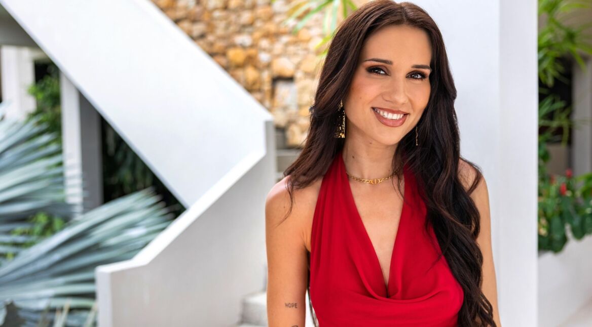 "Princess Charming"-Star Vanessa Borck posiert für die Kamera.