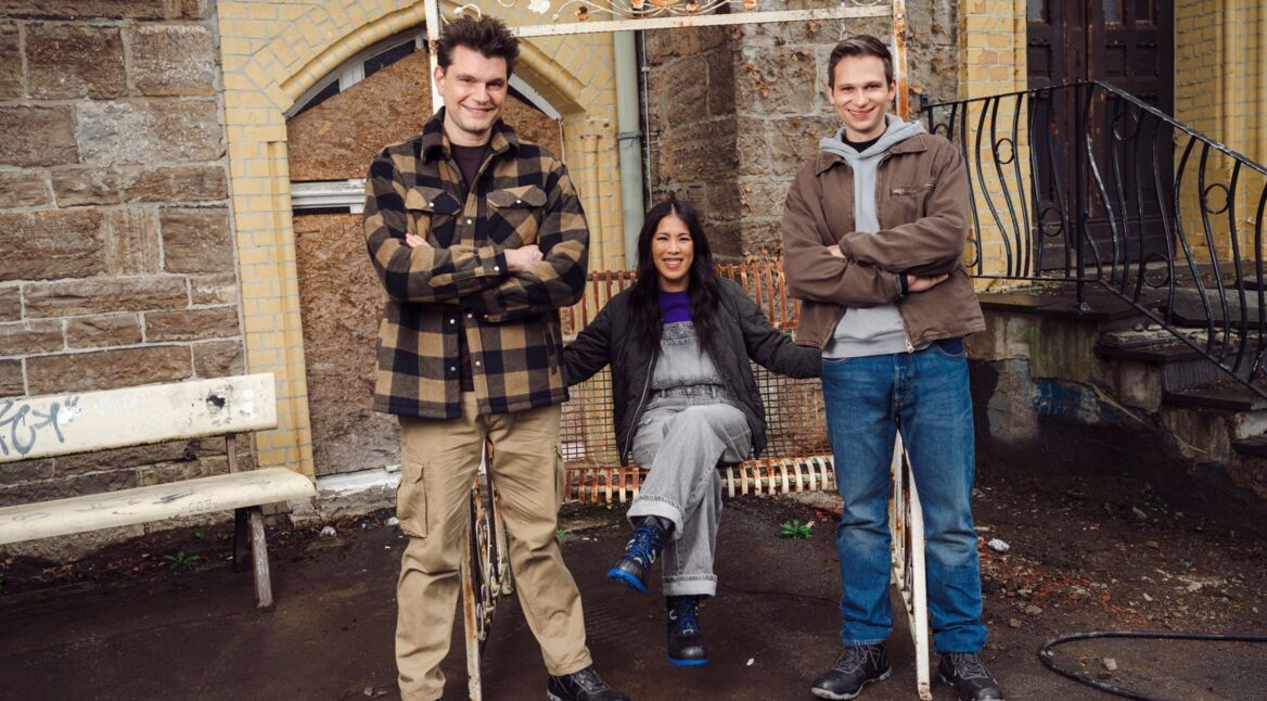 Gruppenfoto des neuen Moderatorenteams Mai Thi Nguyen-Kim, Lutz van der Horst und Fabian Köster.