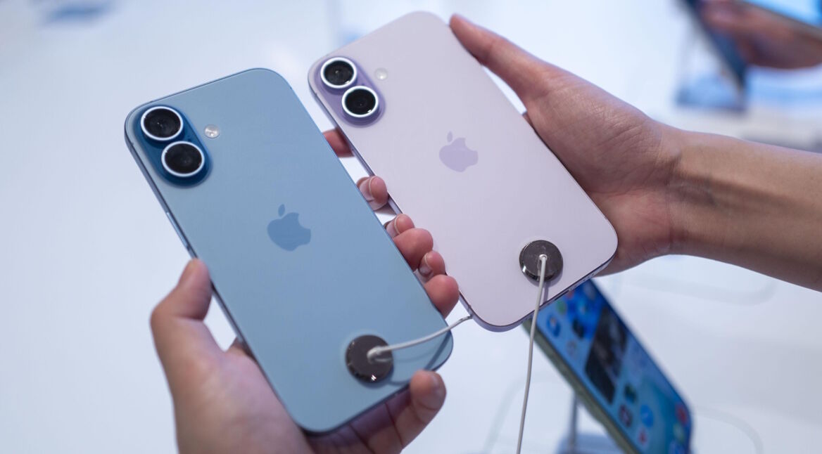 Das iPhone 17 in Blau und Helllila