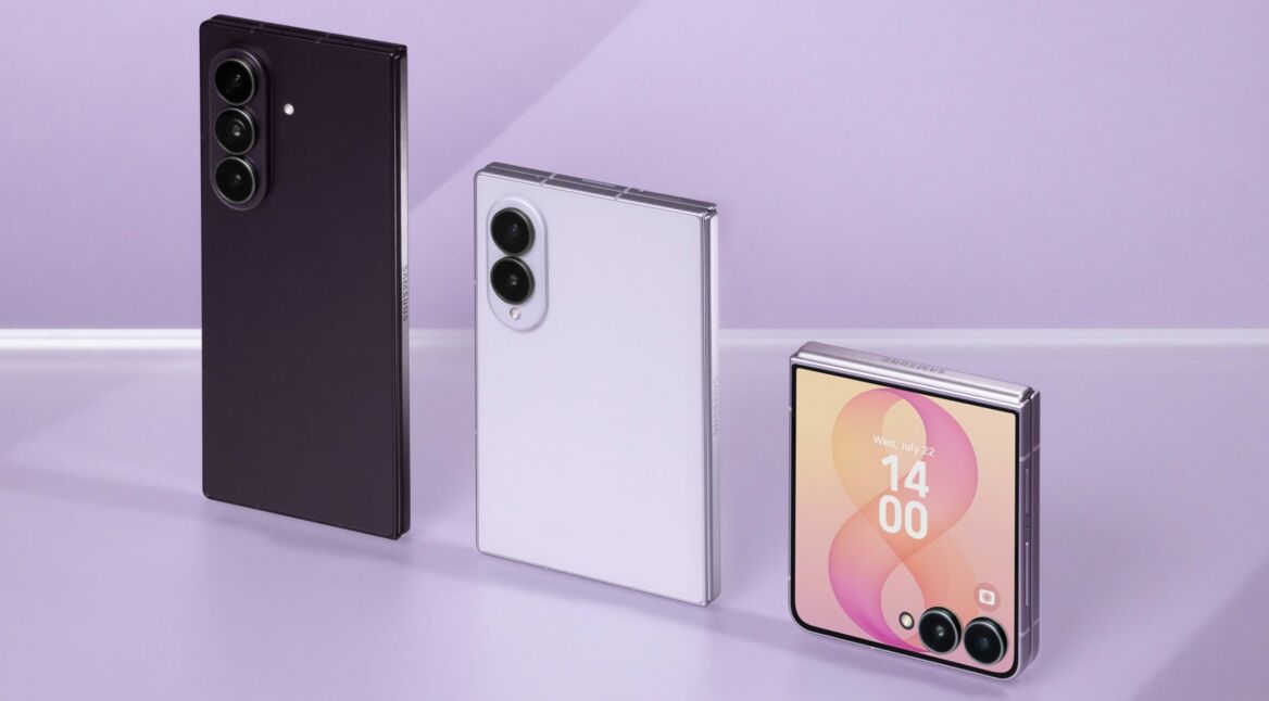Das Galaxy Z Fold8 Ultra, das Galaxy Z Fold8 und das Galaxy Z Flip8 sind nebeneinander aufgereiht.
