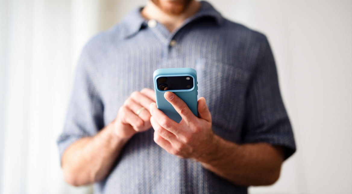 siri-ai-deutschland-featured-iphone-17-pro-istock
