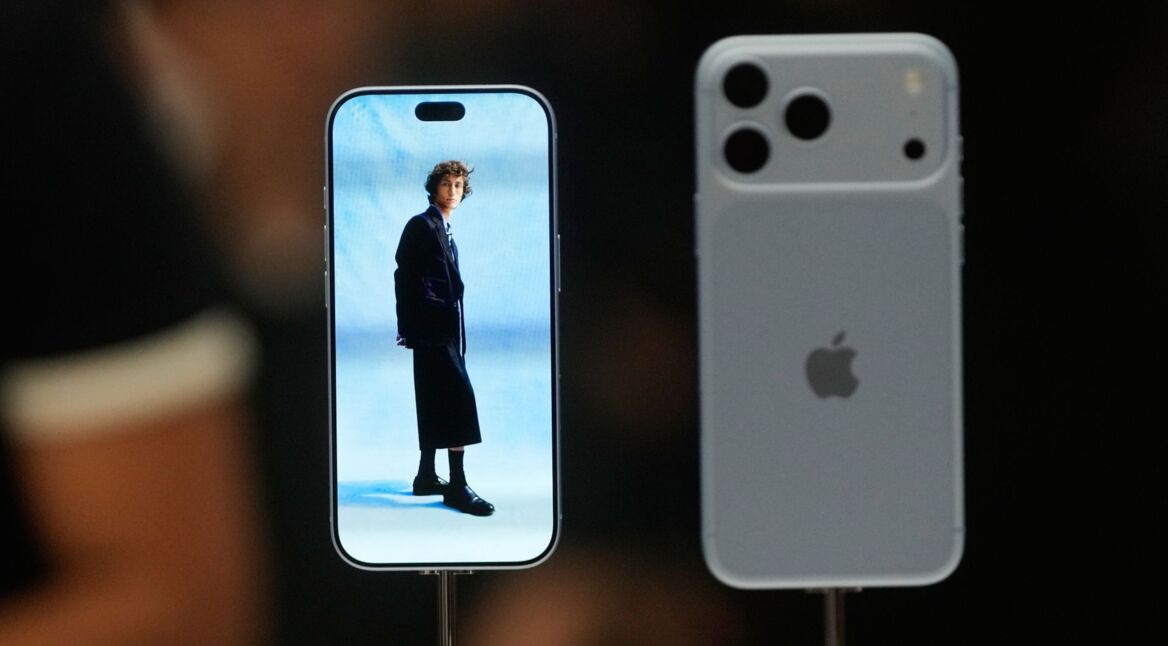 Das iPhone 18 Pro ist auf dem Apple-Campus in Cupertino ausgestellt.