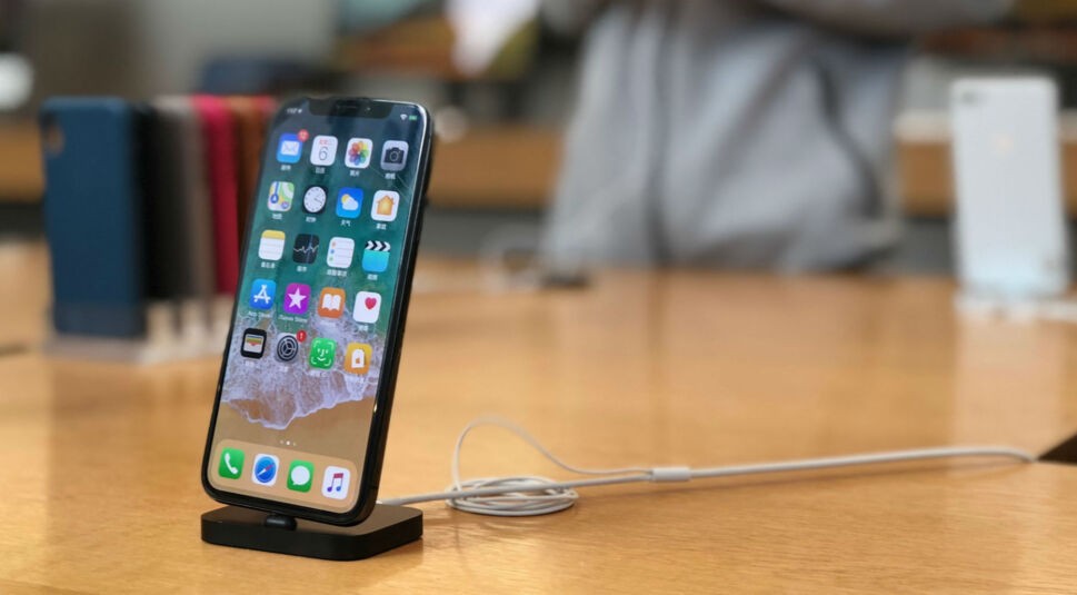 iPhone X im Geschäft.