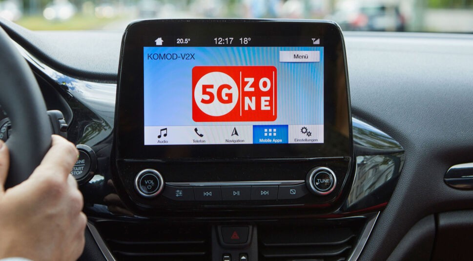 autos-kommunizieren-per-5g
