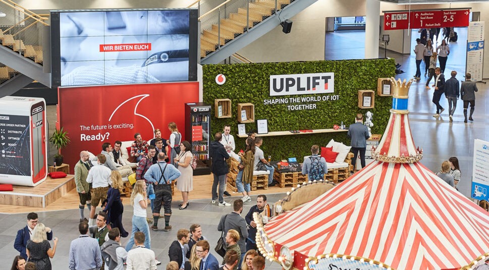 messehalle-auf-der-bits-and-pretzels-2019-mit-vodafone-uplift-stand