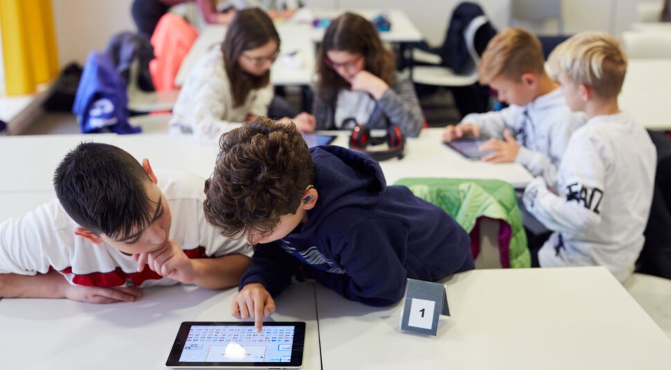 Platz 3: „Schüler als Prosumer“ der Oskar-Maria-Graf-Gymnasium aus Neufahrn bei Freising