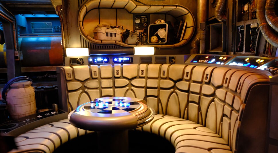 Sitzecke in Raumschiff aus Star Wars in Rise of the Resistance. Foto: Sarah Schindler
